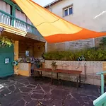 A Nouste D'hotes Et Campan