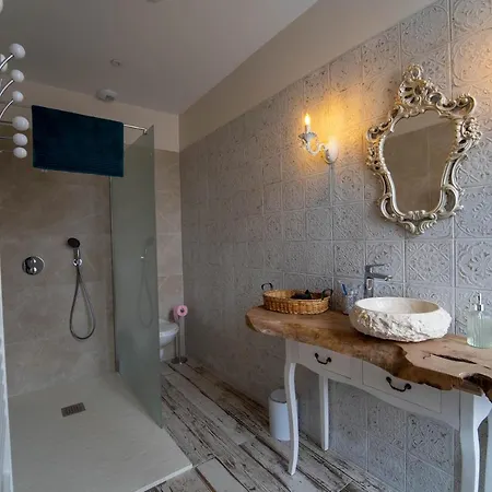 A Nouste D'hotes Et Only Adults Campan