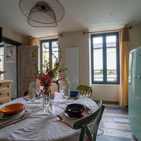 A Nouste D'hotes Et Only Adults 4*