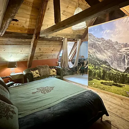 A Nouste D'hotes Et Only Adults 4*