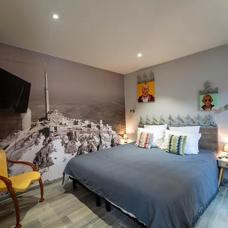 A Nouste D'hotes Et 4*