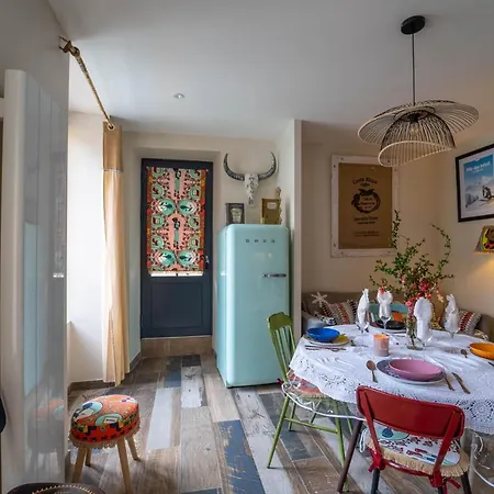 A Nouste D'hotes Et 4*