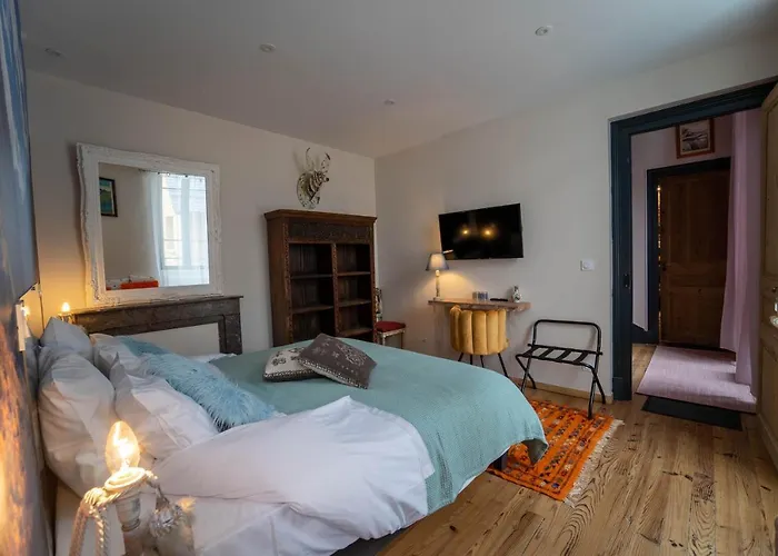 A Nouste D'hotes Et Only Adults Affittacamere 4*