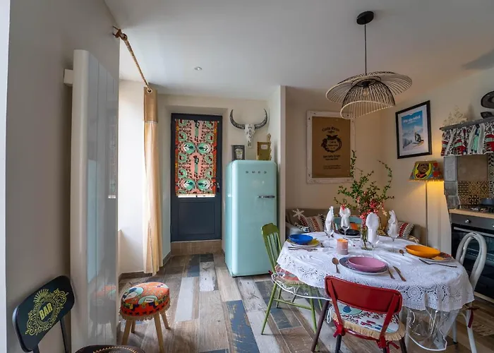 A Nouste D'hotes Et Only Adults 4*